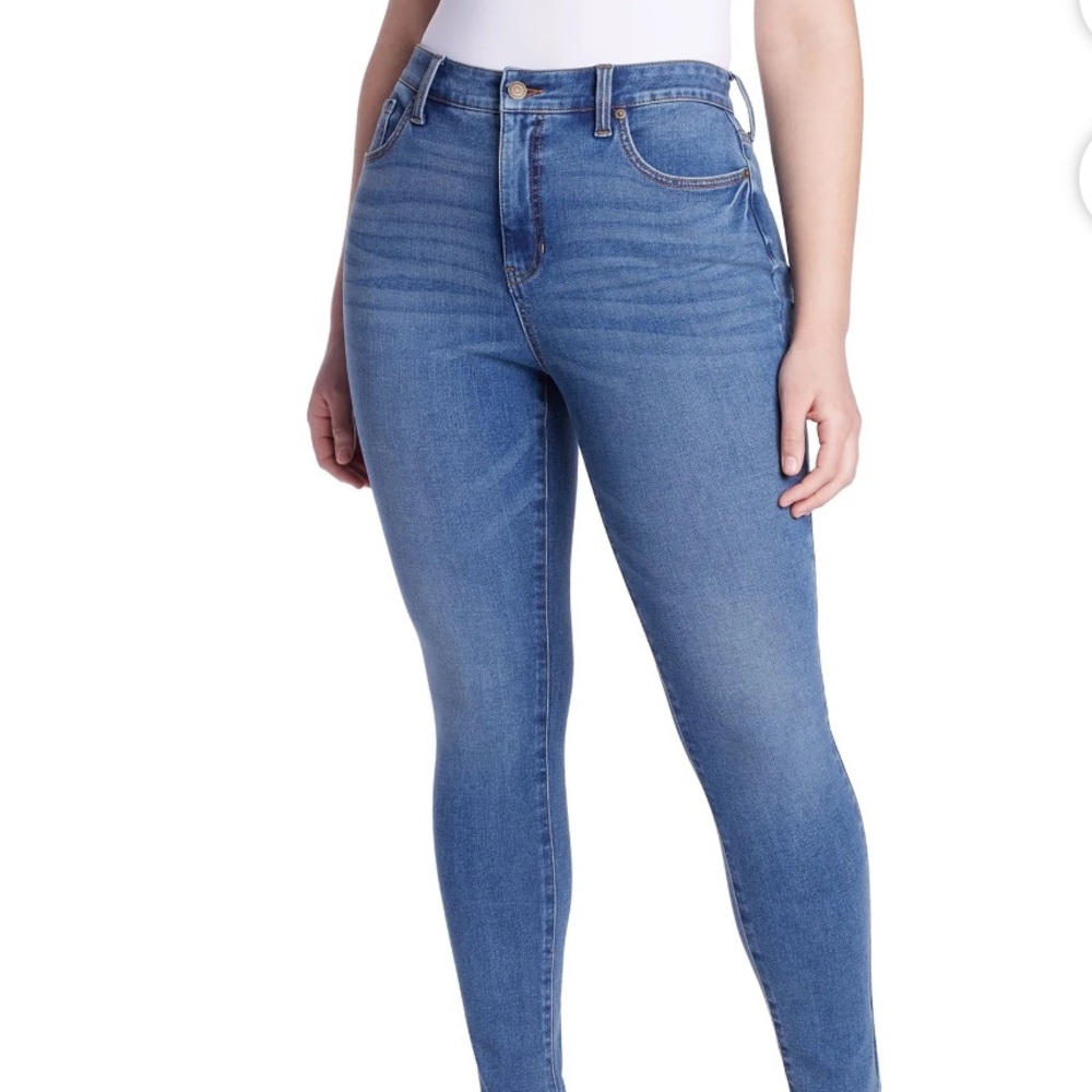 Time and Tru Women's High Rise Curvy Skinny Jeans